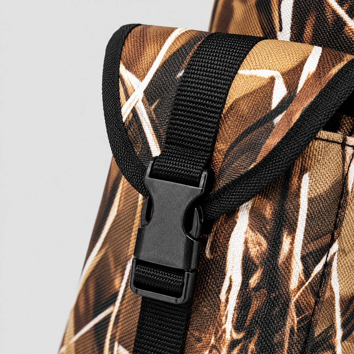 Practice Arrow Archery Bag,Competitive Camouflage Quiver Back, Single Shoulder Strap, Outdoor Multifunctional Tactical Arrows Bag, Versatile Arrow Quiver, Can Holds 18-24 Arrows, Holder Side Hip Arrows Bag for Compound Recurve Bow Practice Target