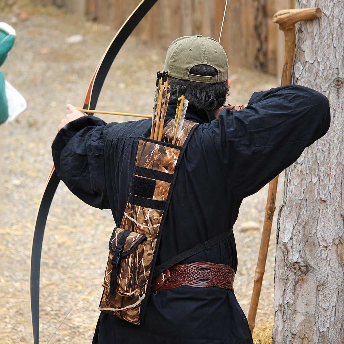 Practice Arrow Archery Bag,Competitive Camouflage Quiver Back, Single Shoulder Strap, Outdoor Multifunctional Tactical Arrows Bag, Versatile Arrow Quiver, Can Holds 18-24 Arrows, Holder Side Hip Arrows Bag for Compound Recurve Bow Practice Target