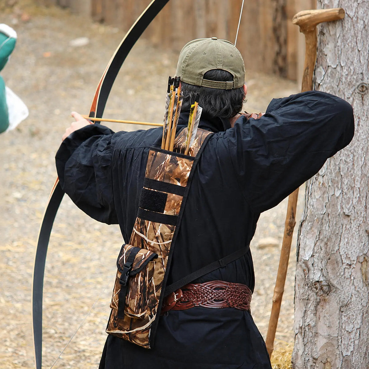 Practice Arrow Archery Bag,Competitive Camouflage Quiver Back, Single Shoulder Strap, Outdoor Multifunctional Tactical Arrows Bag, Versatile Arrow Quiver, Can Holds 18-24 Arrows, Holder Side Hip Arrows Bag for Compound Recurve Bow Practice Target
