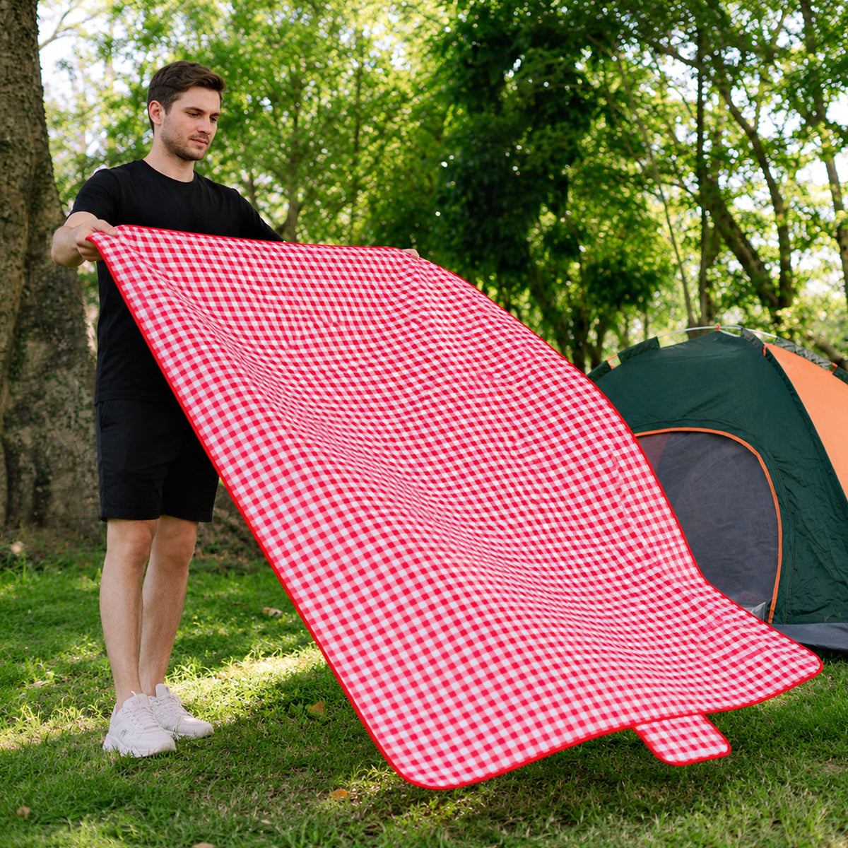 Portable Outdoor Picnic Blanket, 59x79'' Large Beach Blanket, Sand Proof Foldable Non-Woven Picnic Mat, Thickened Checkered Outdoor Mat with Handle, Oversized Compact Suitable for Parks, Meadows, Camping, Hiking, Concerts(3 Colors, 150x200cm)