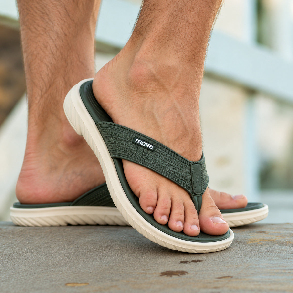 Men's Flip Flops, Slide Sandals for Men, Lightweight Thong Sandals with Thick EVA Sole, Soft Cushioned Footbed & Textured Outsole, Non-Slip Slippers, Men Summer Beach Sandals with Arch Support for Casual Walking, Indoor & Outdoor Wear, Green