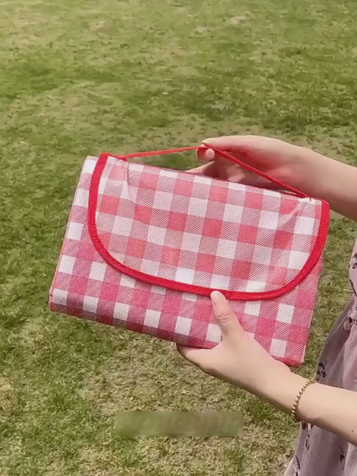 Large Checkered Picnic Blanket — 200 × 200 cm — product image 29